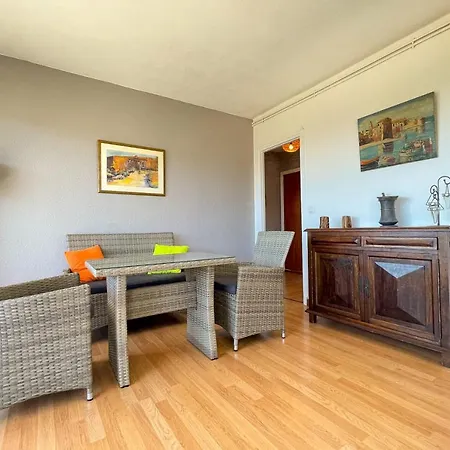 Nice Bright Apartment With Balcony Saint-Raphael (Var)