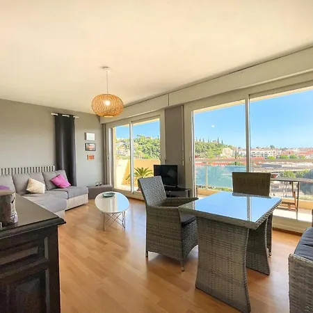 Nice Bright Apartment With Balcony Apartment Saint-Raphaël