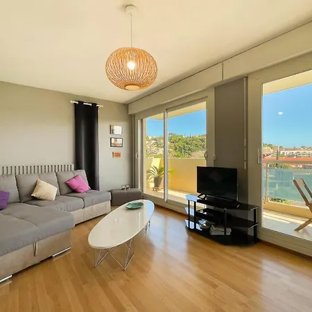 Nice Bright Apartment With Balcony Apartment Saint-Raphaël